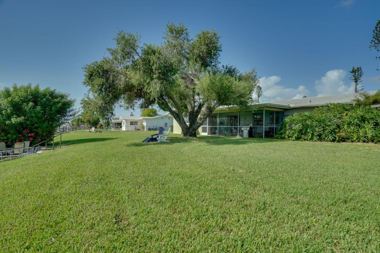 Waterfront Cape Coral Home Dock And Screened Porch Exterior photo