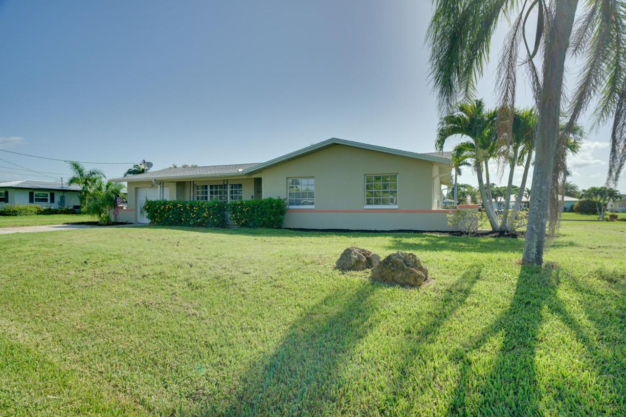 Waterfront Cape Coral Home Dock And Screened Porch Exterior photo