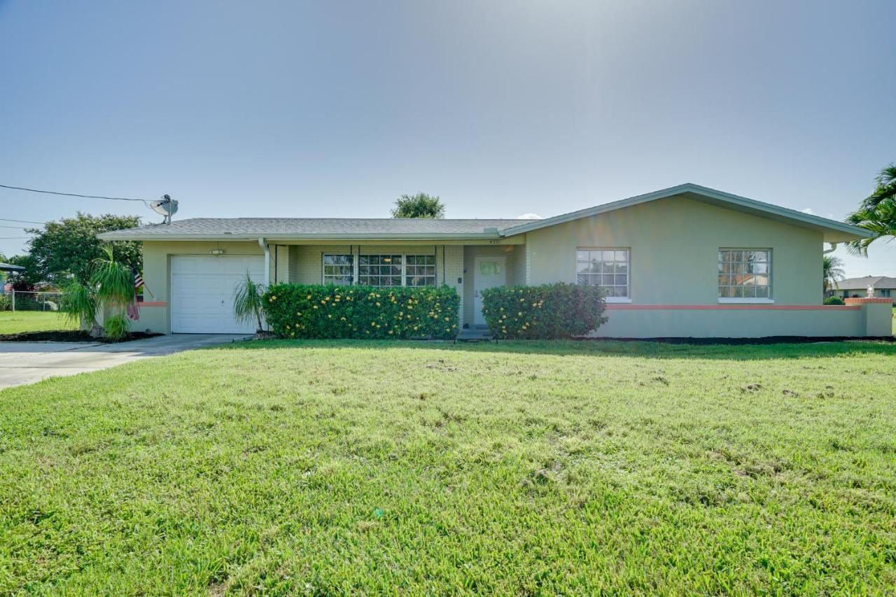 Waterfront Cape Coral Home Dock And Screened Porch Exterior photo